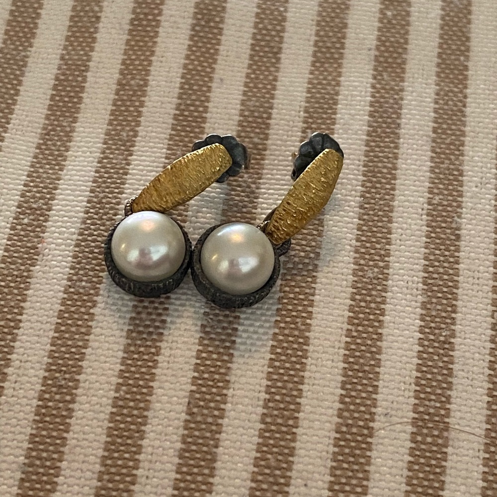 Dangle earring on a post